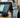 Modernes POS-Kassenterminal mit einem gedruckten Kassenbon aus blaugrauem Blue4est Öko-Thermpapier vor einem Hintergrund mit geordneten Ordnern für die Buchhaltung und Steuerprüfung. (KI/AI)